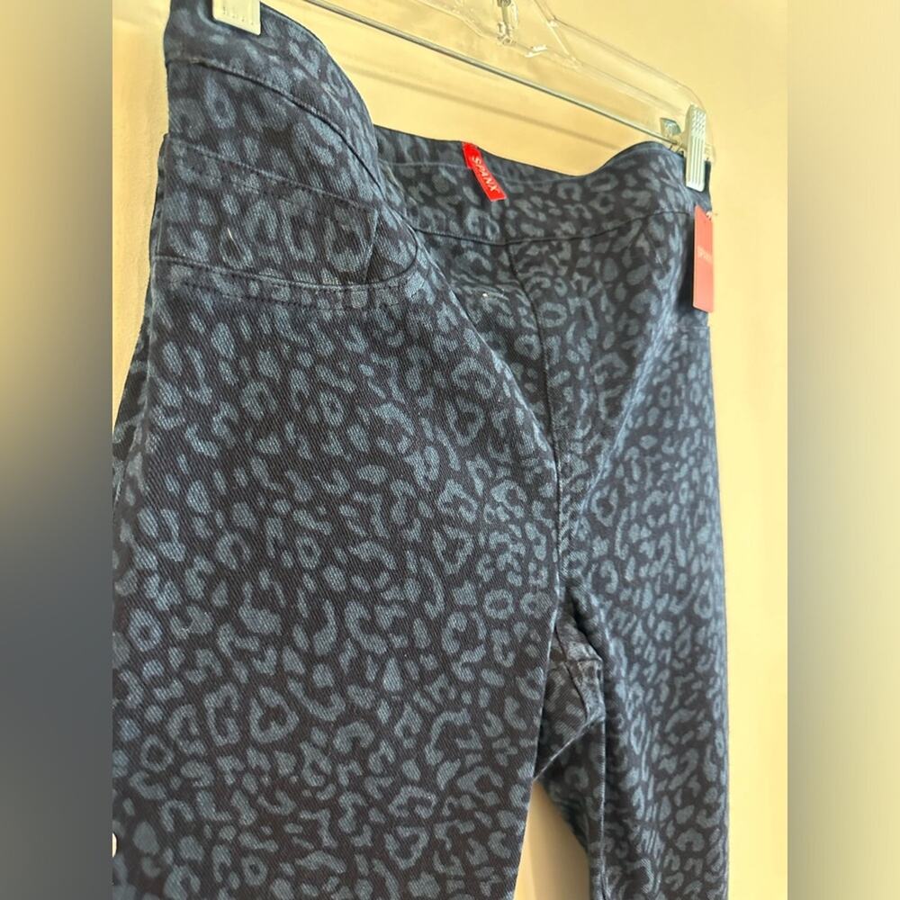 NWT SPANX Jean-ish Ankle Legging High Rise Pull On Jeans Blue Leopard Denim M - Picture 4 of 10
